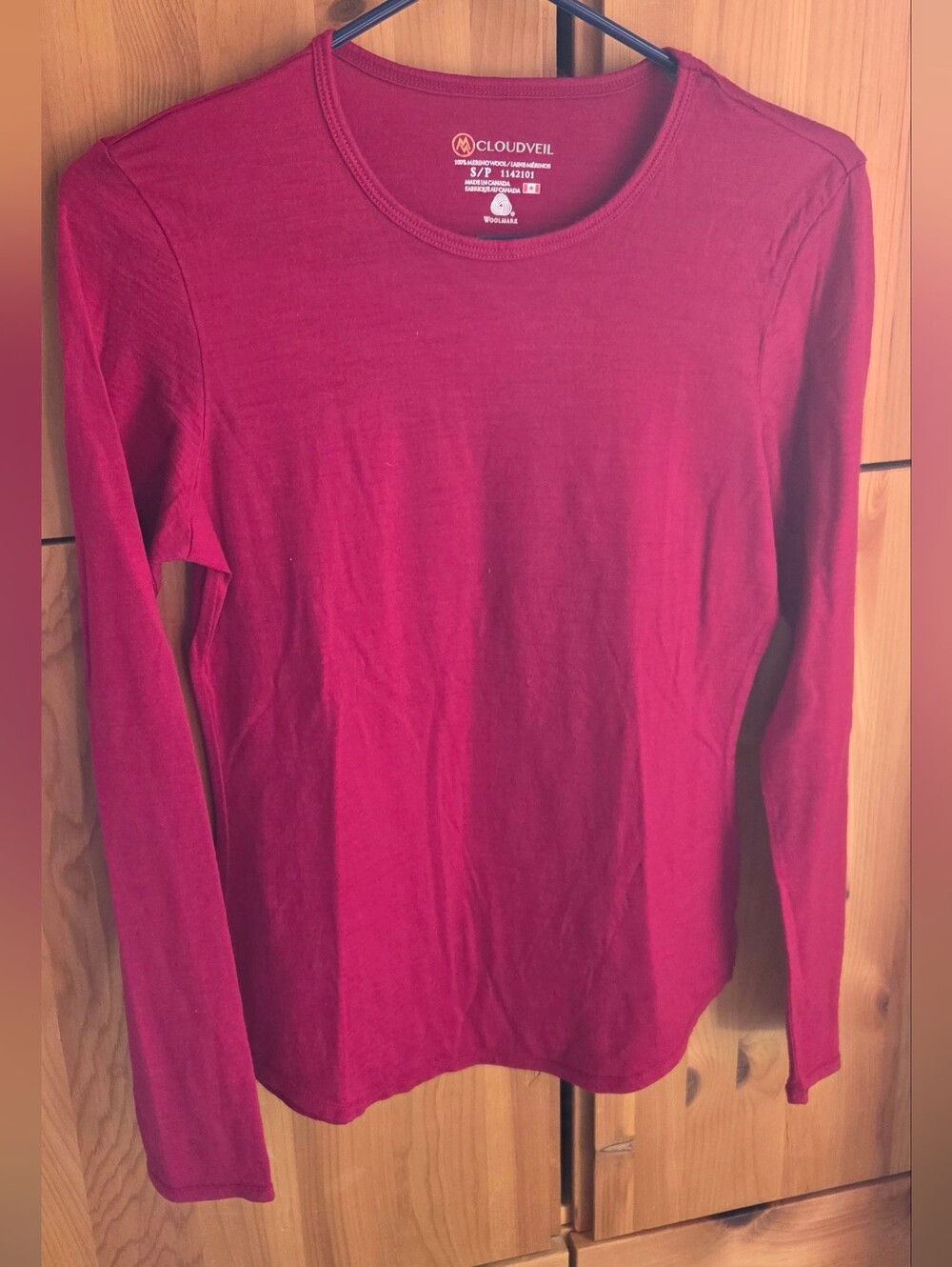 Cloudveil Women's Raspberry Merino Wool Baselayer Long Sleeve Tee Shirt S
